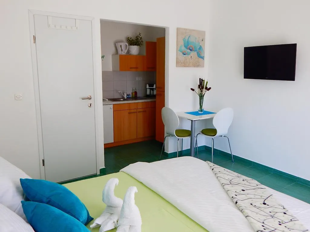 Apartments & Rooms Marinka ザダル 0*,  クロアチア