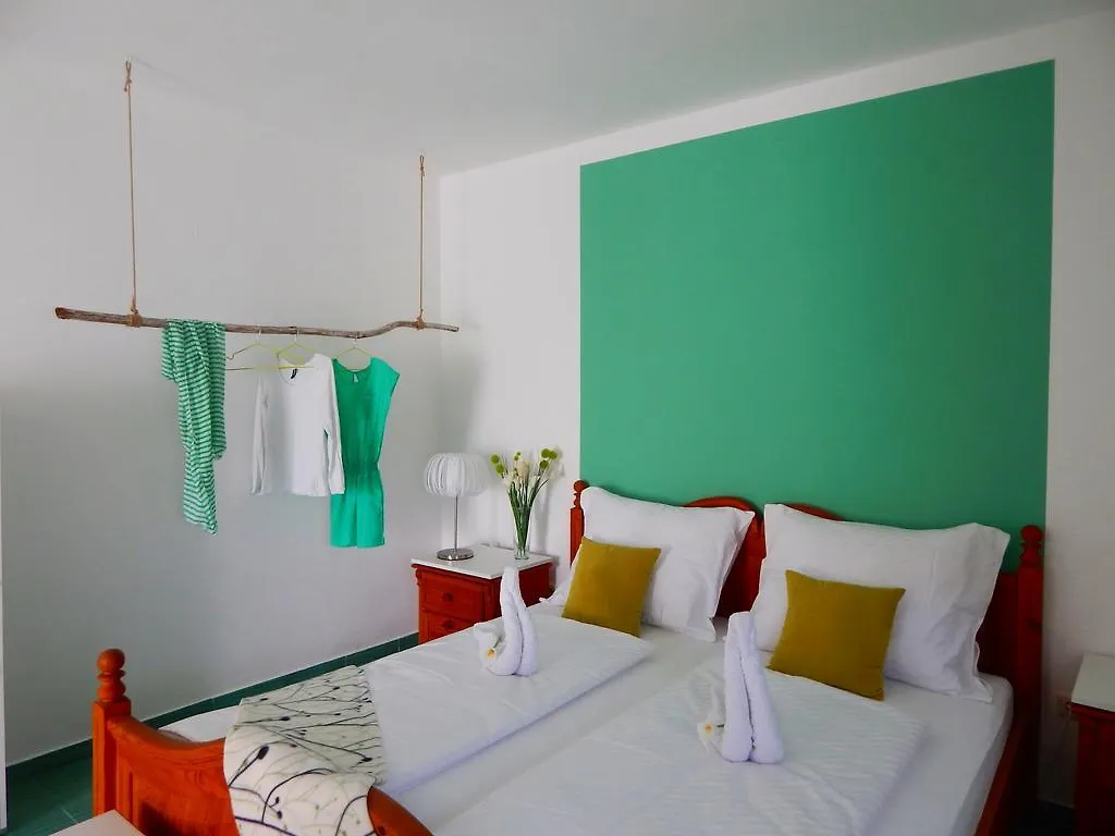 Apartments & Rooms Marinka ザダル 0*,